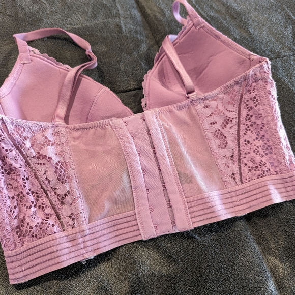 Victoria's Secret Lace Underwire Bra Lined Plunge 32D - Picture 2 of 2